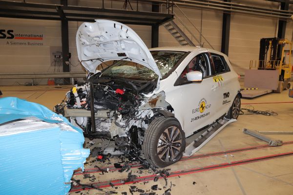 Renault Zoë crash