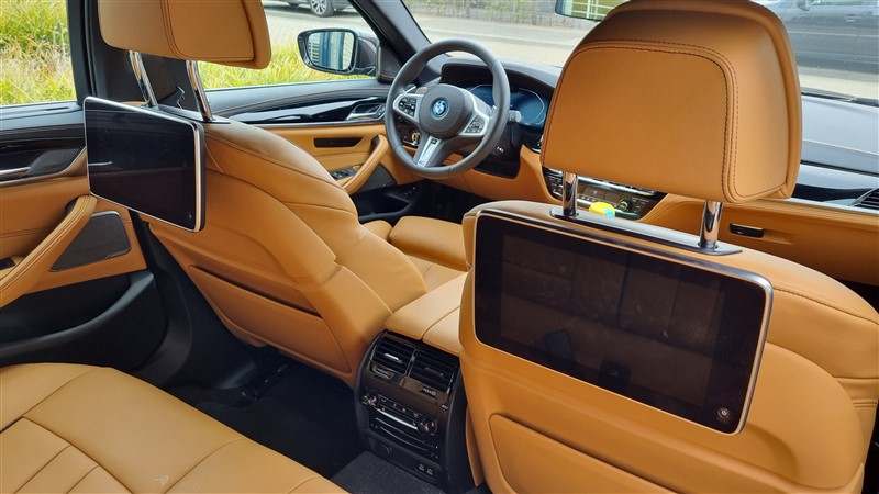 BMW Rear Seat Entertainment System BMW 5 Serie cognac interieur