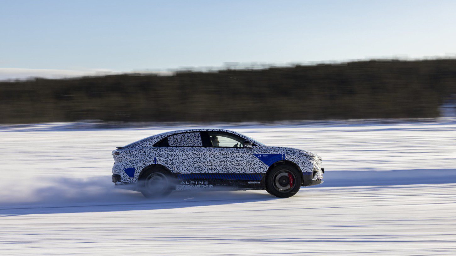 Prototype Alpine A390 tijdens wintertest